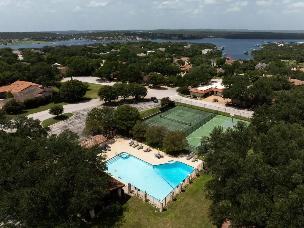103 Crescent Bluff, Lakeway