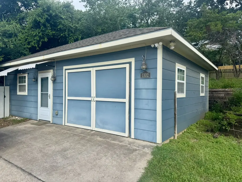 1102 N Cuernavaca Dr, Austin