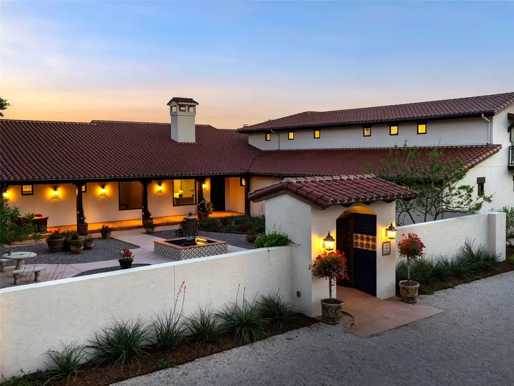 862 Grape Creek Road, Fredericksburg