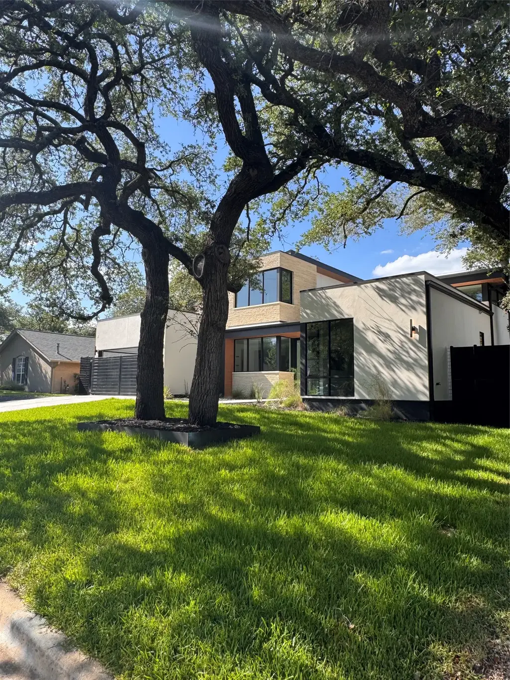 4216 Deepwoods Dr, Austin