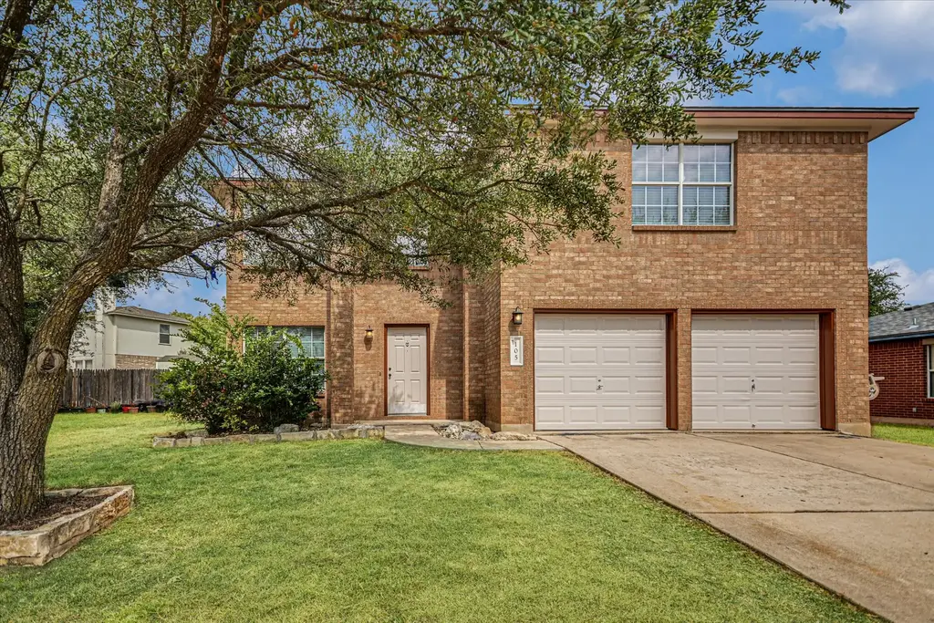 105 Golden Gate Dr, Leander