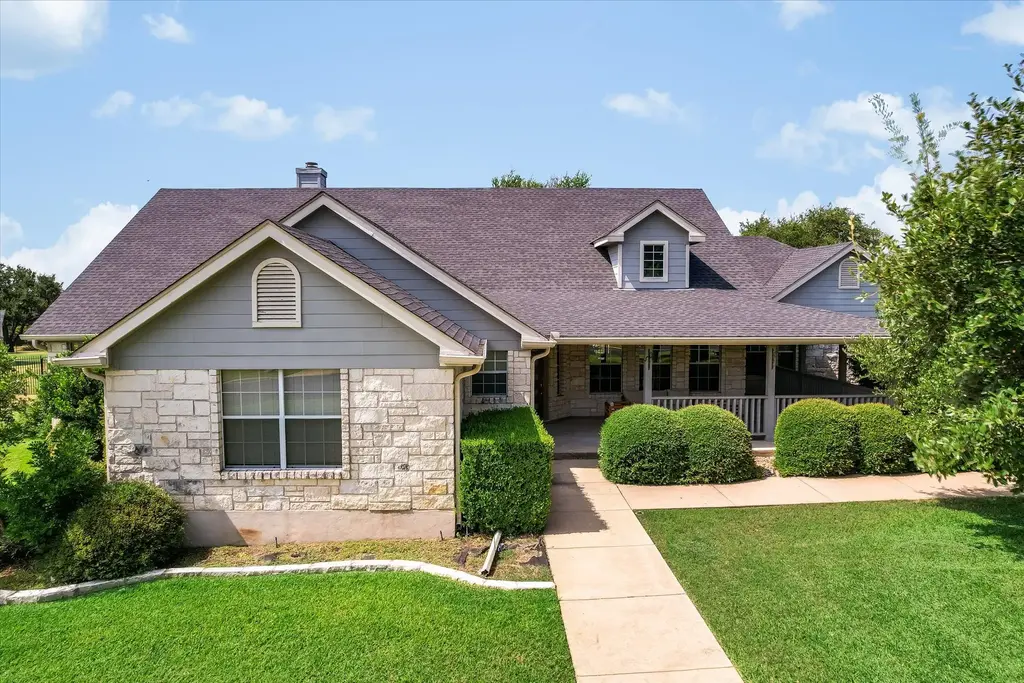 106 Lakeview Ln, Georgetown