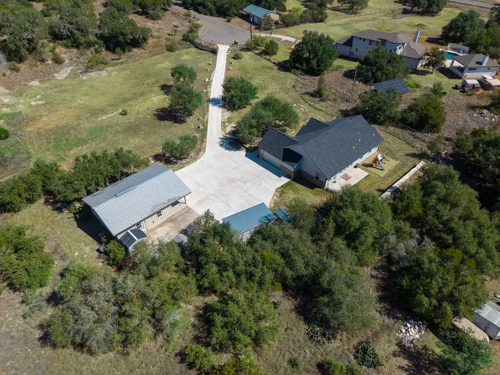 185 Valley Sierra Ln, Driftwood