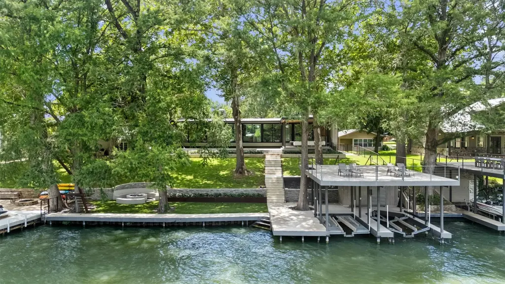 2529 Terminal Loop Rd, McQueeney