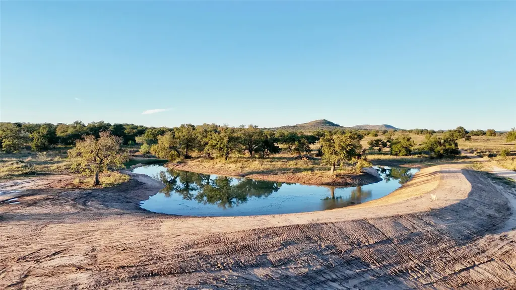 6540 County Road 409, Llano