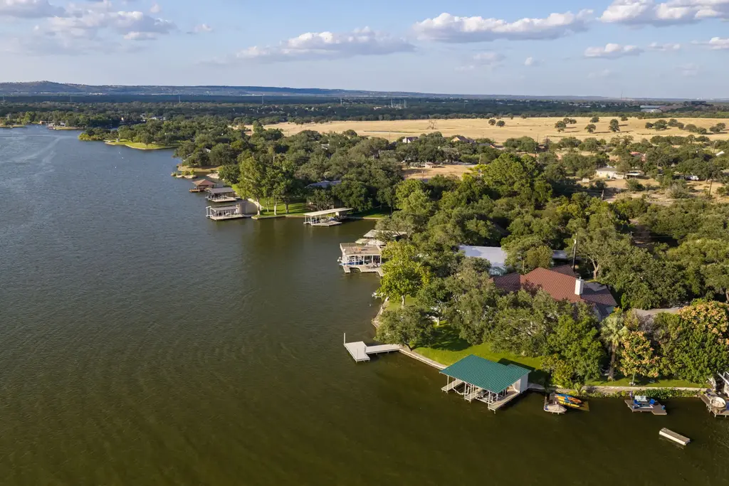 1131 N Shorewood Dr, Granite Shoals