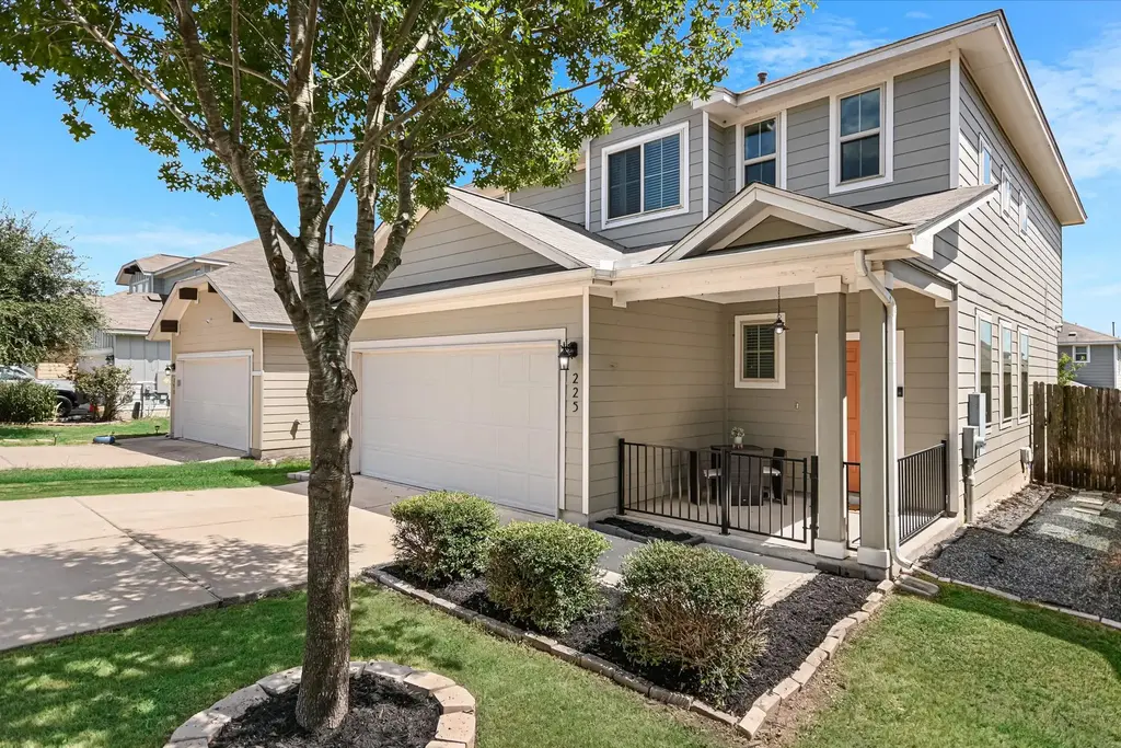 225 Vestral Rd, Buda