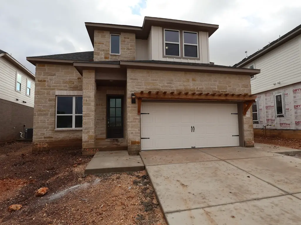 913 Purmela St, Leander
