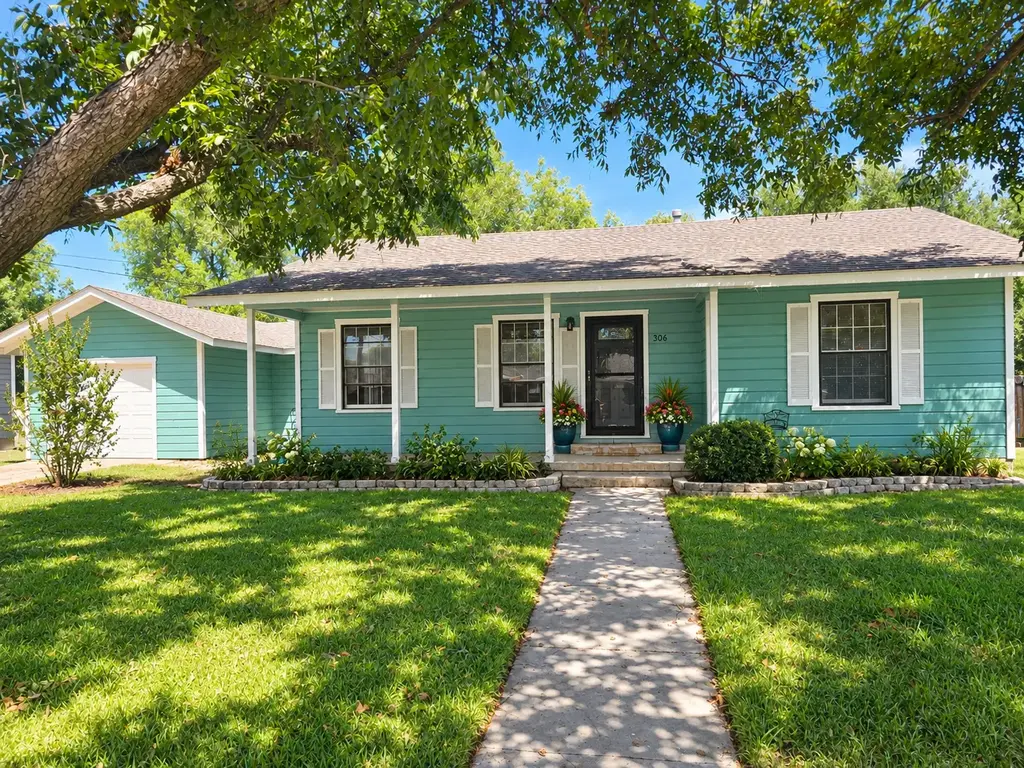 306 N 5th St, Thorndale