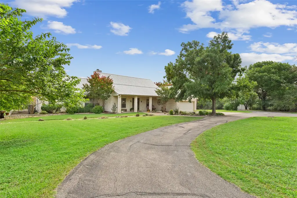 13730 Settlements Rd, Salado