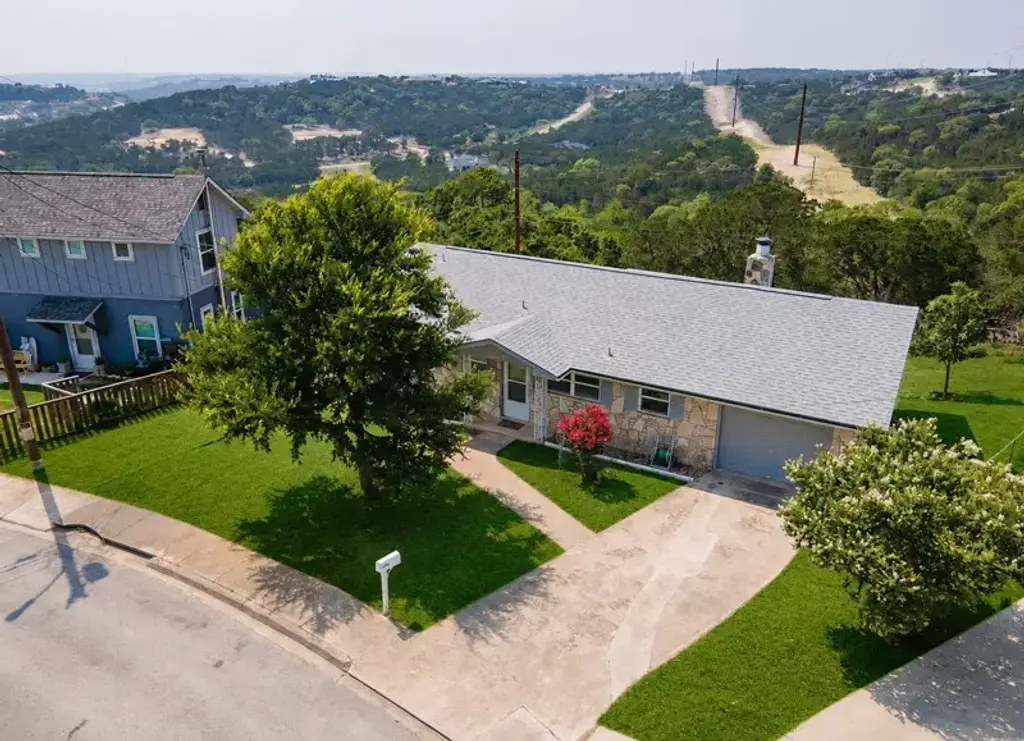 115 Village Dr, Kerrville