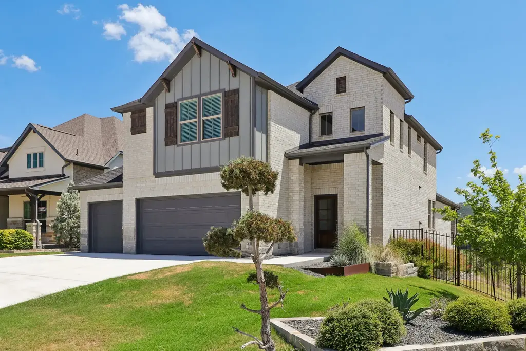 8112 Turning Leaf Cir, Lago Vista