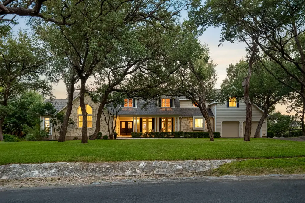 705 Windsong Trl, West Lake Hills
