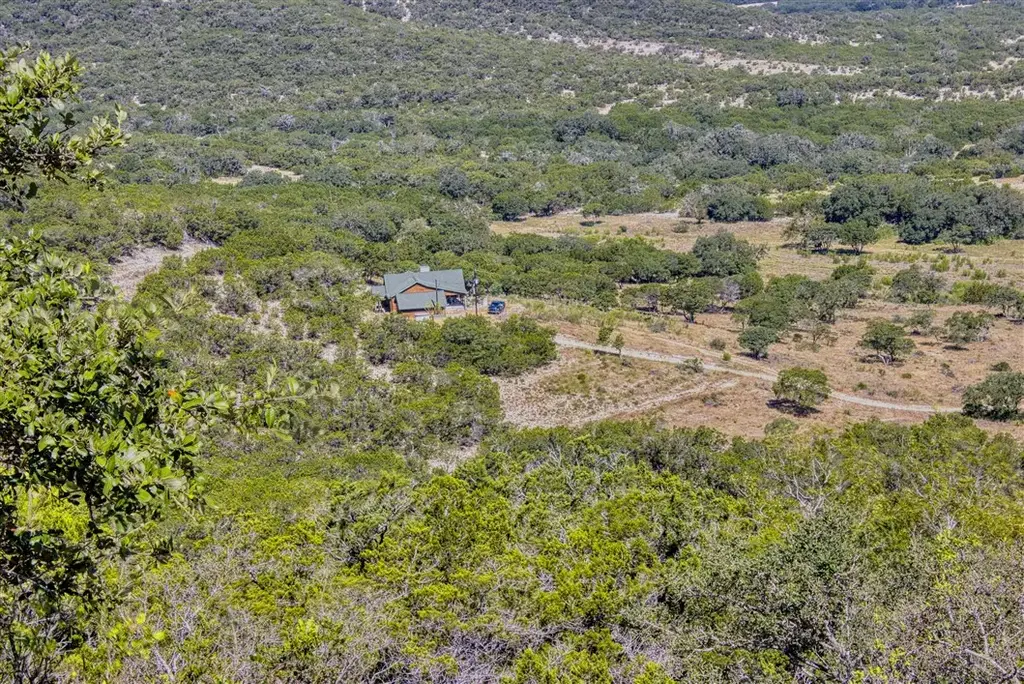 1316 Indian Creek Rd, Bandera