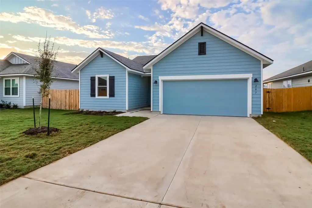 207 Watercourse Way, Bastrop