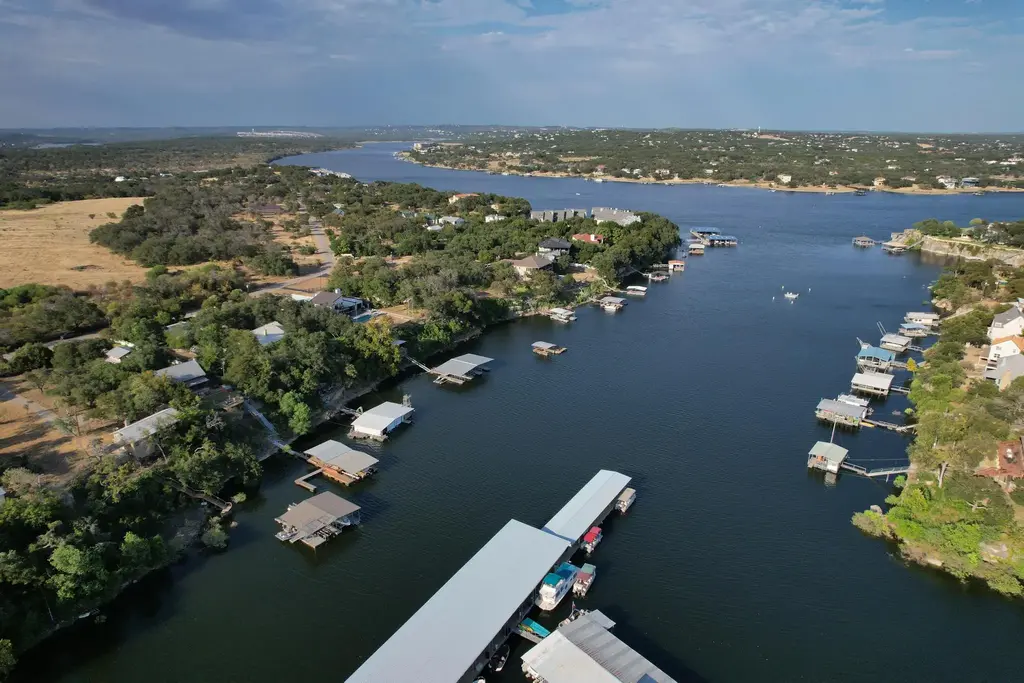 707 Cat Hollow Club Dr, Spicewood