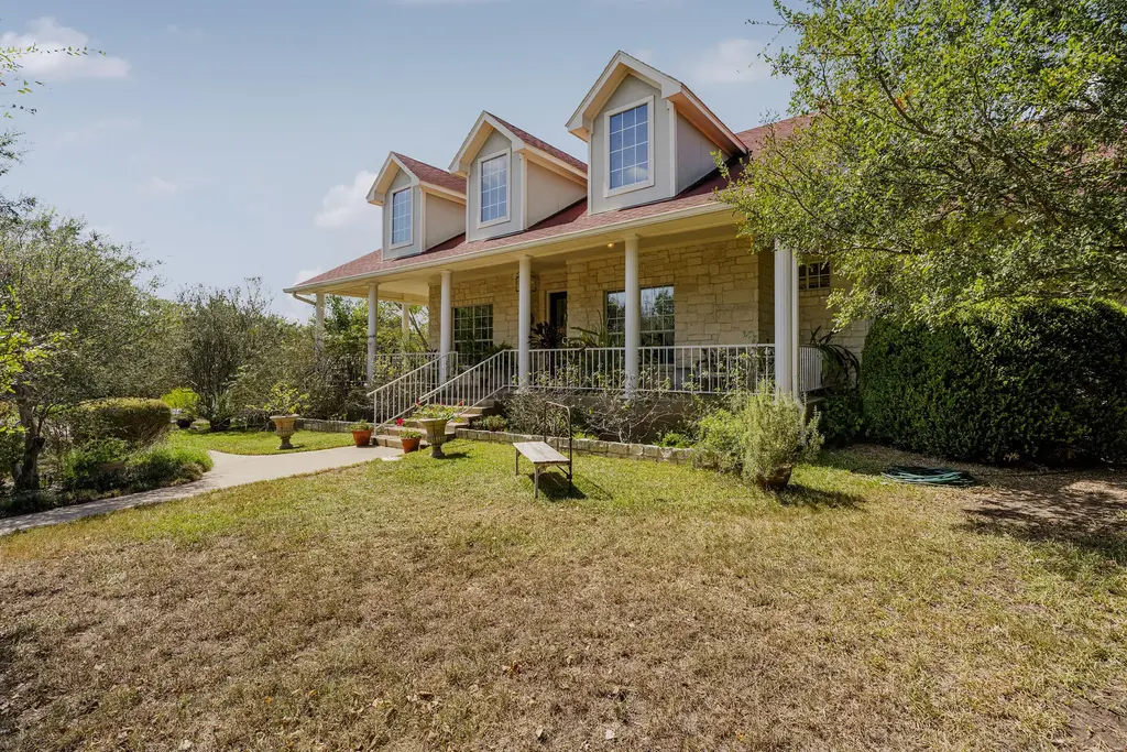 15420 Fox Run Dr, Austin