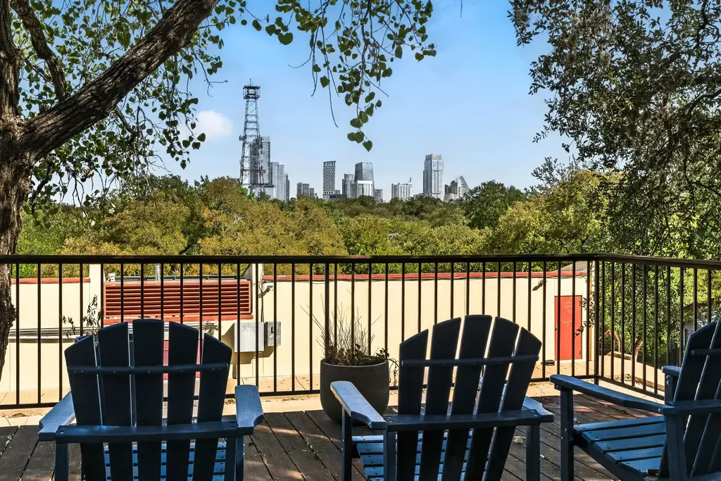 1800 W 10th St, Austin