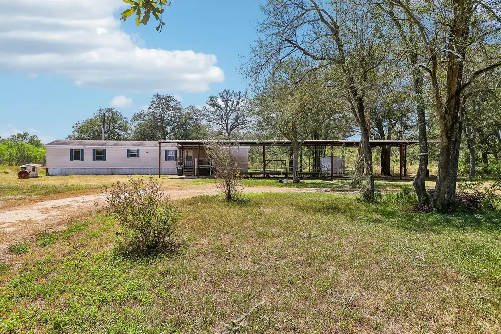 716 W County Road 109 Rd, Leesville