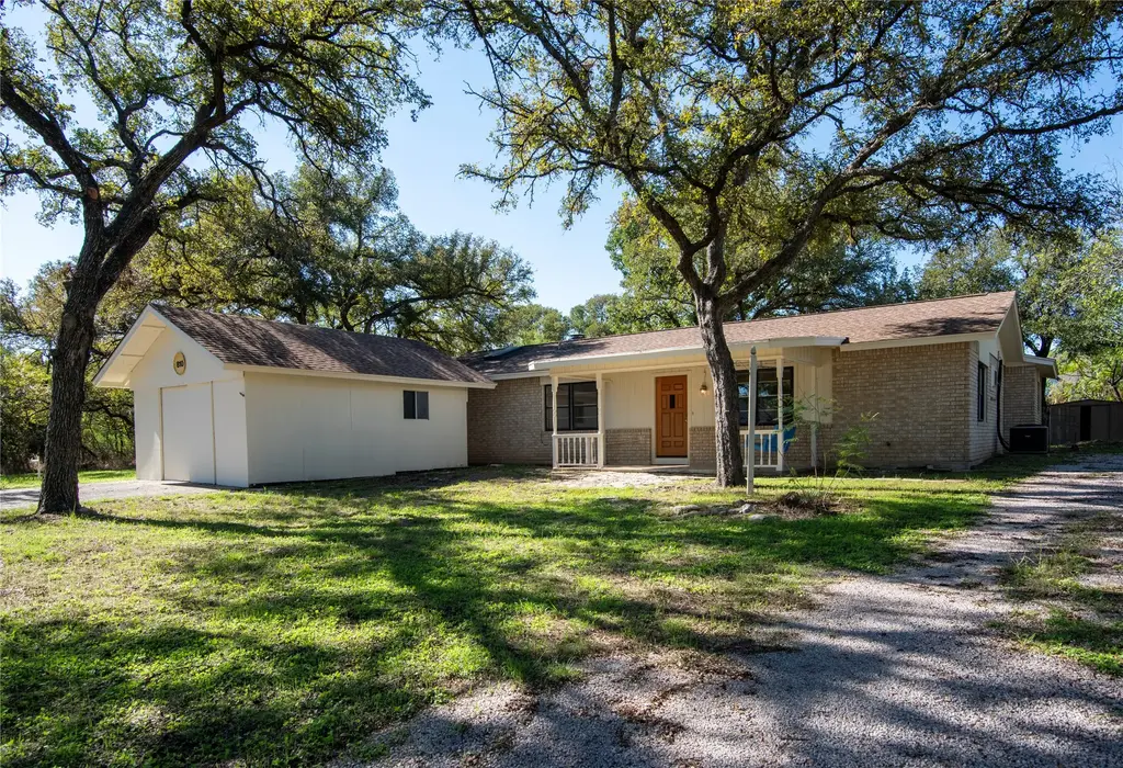 810 Woodland Hills Dr, Granite Shoals