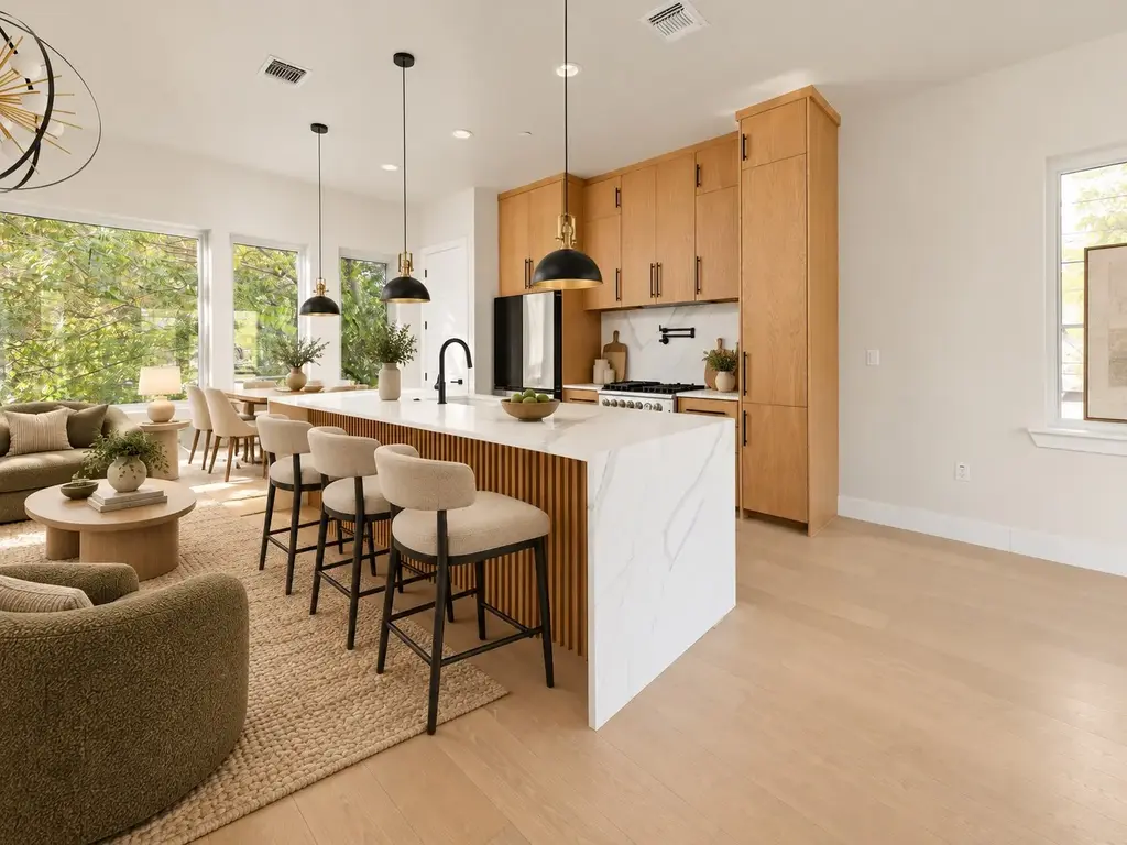 100 W Odell St 3, Austin