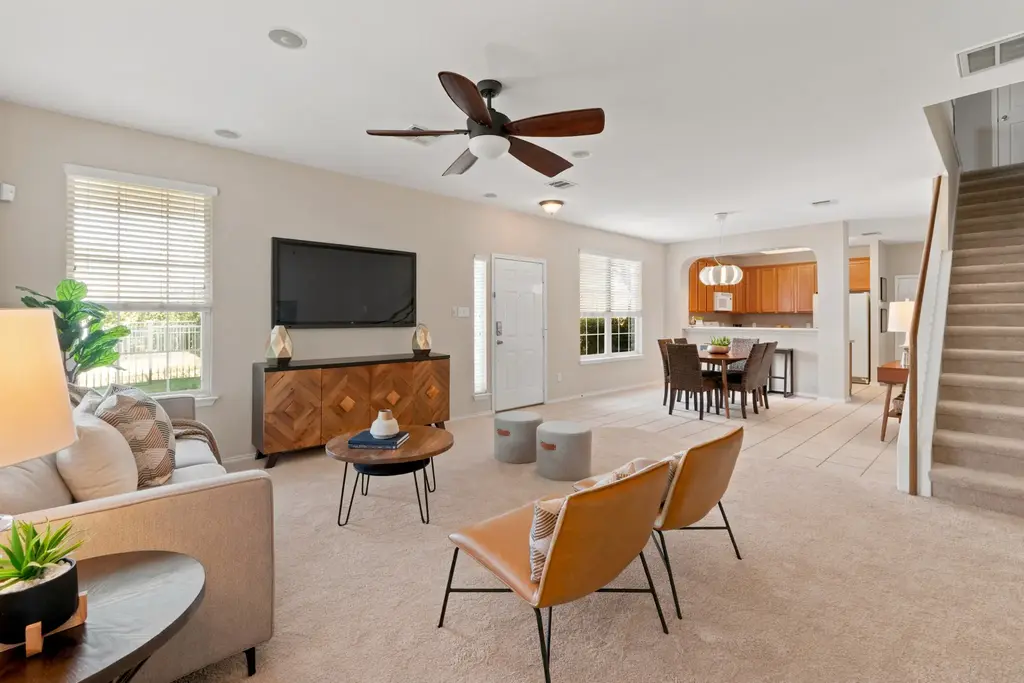 1900 Scofield Ridge Pkwy 202, Austin