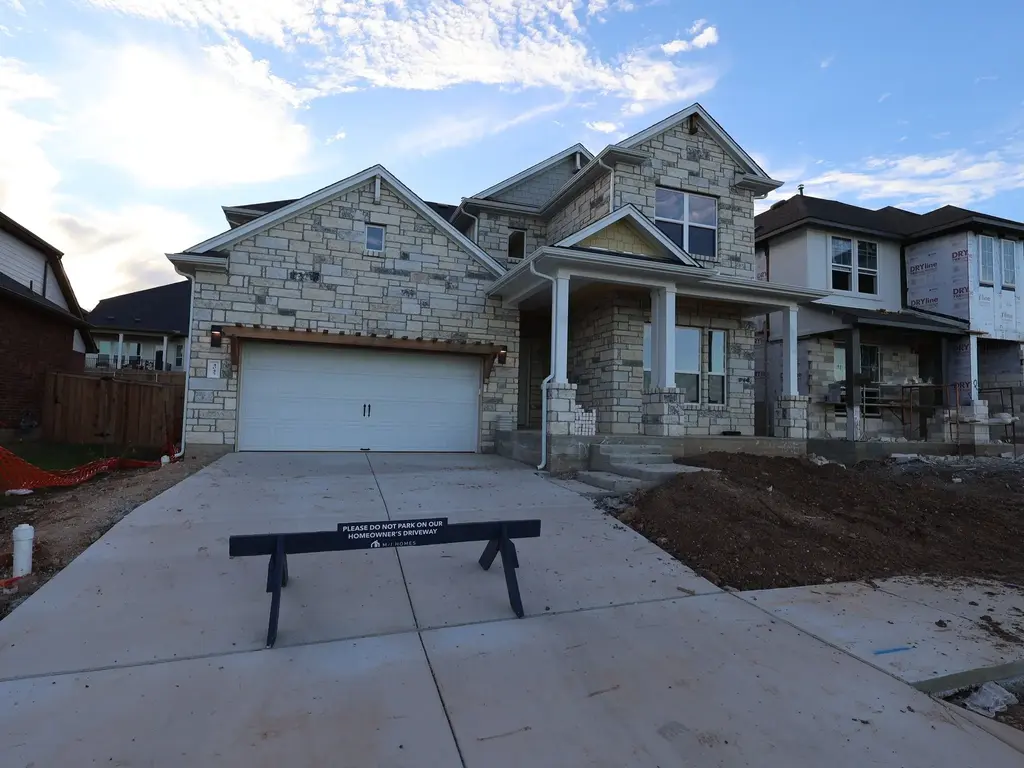 4045 Fulton Dr, Leander
