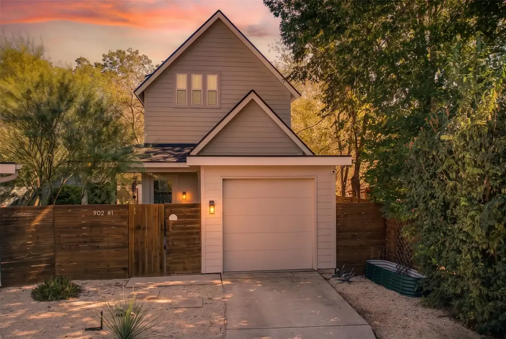 902 Plateau Cir 1, Austin