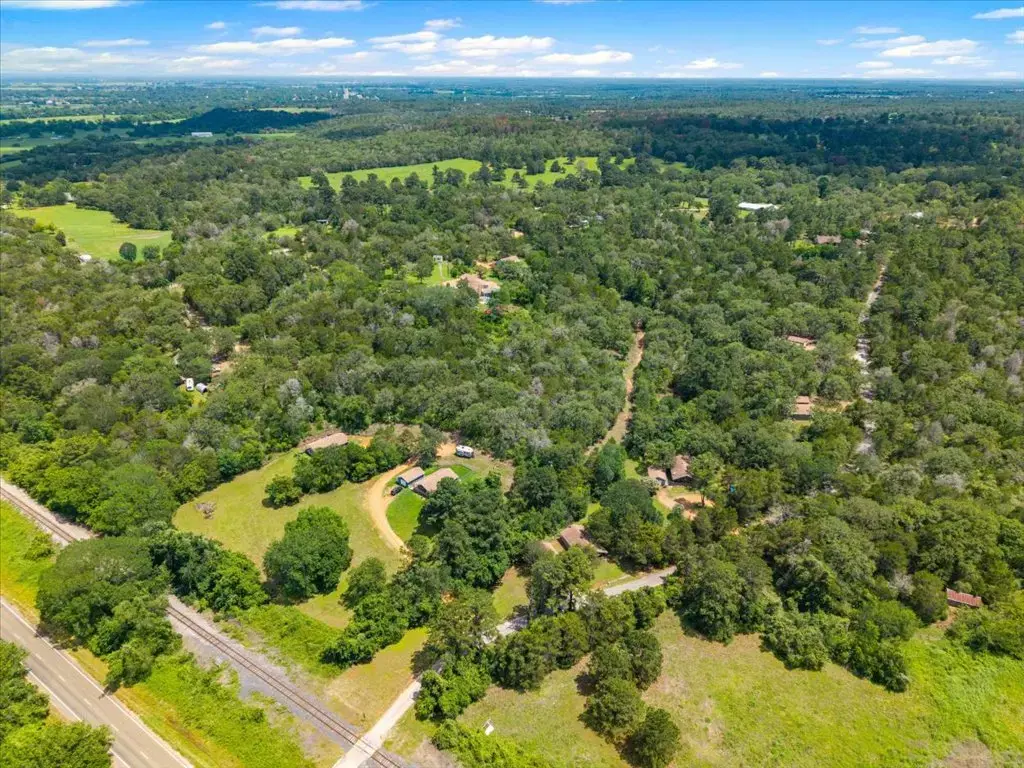 107 Mountain Valley Dr, Smithville