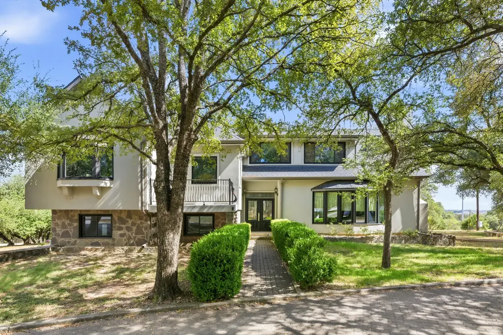 601 Winding Oak Dr, Leander