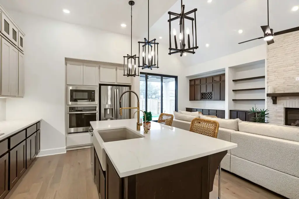 404 Jackson River Loop, Kyle