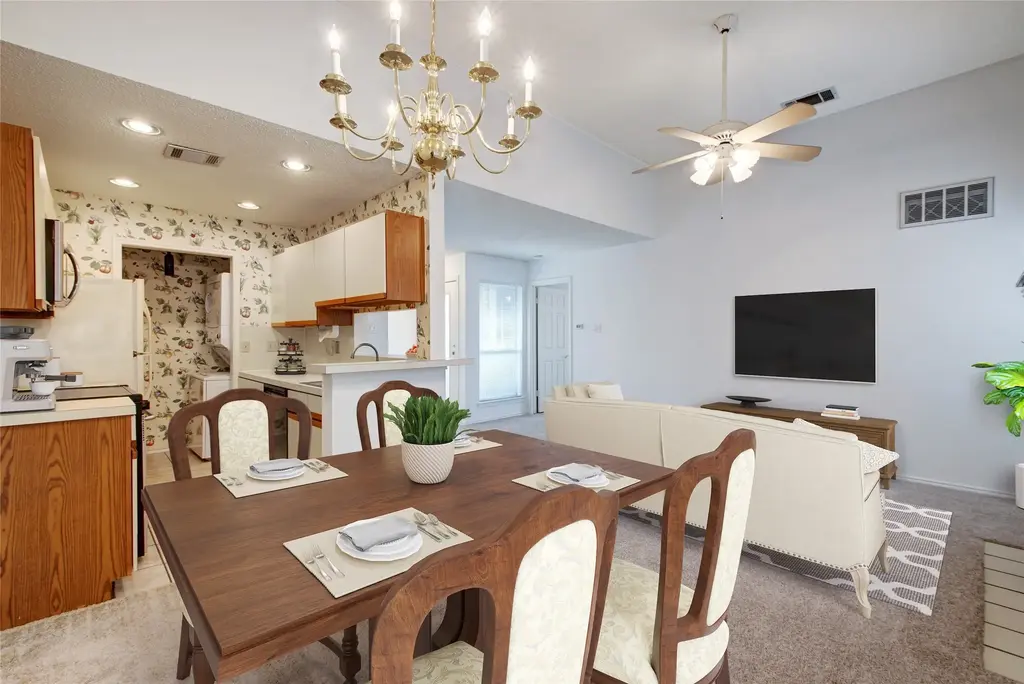 2520 Quarry Rd 201, Austin