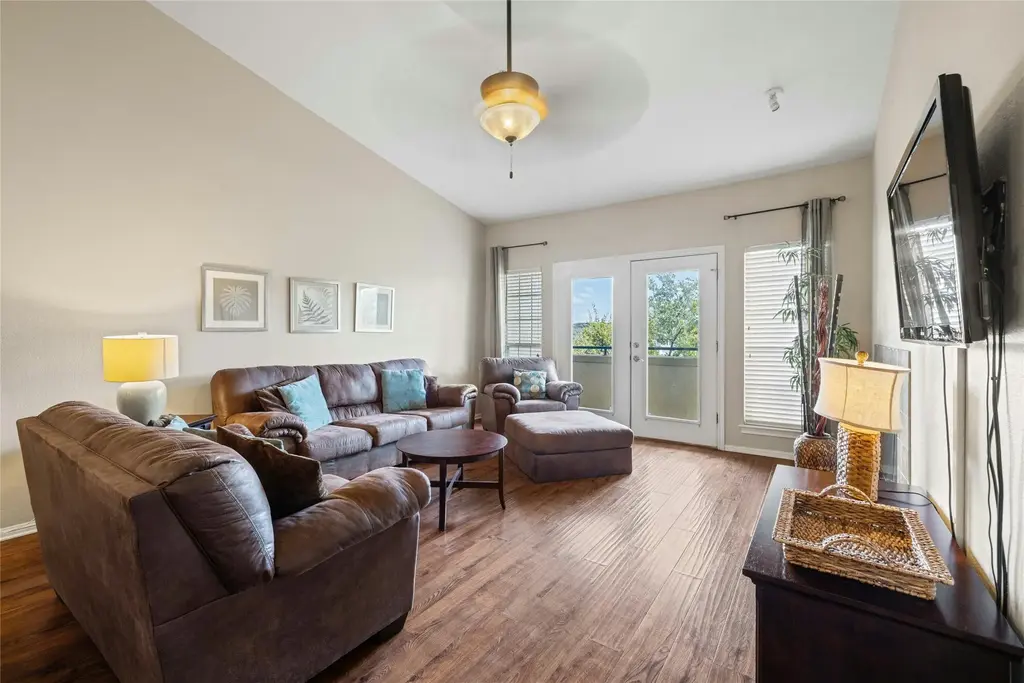 3404 American Dr 3308, Lago Vista