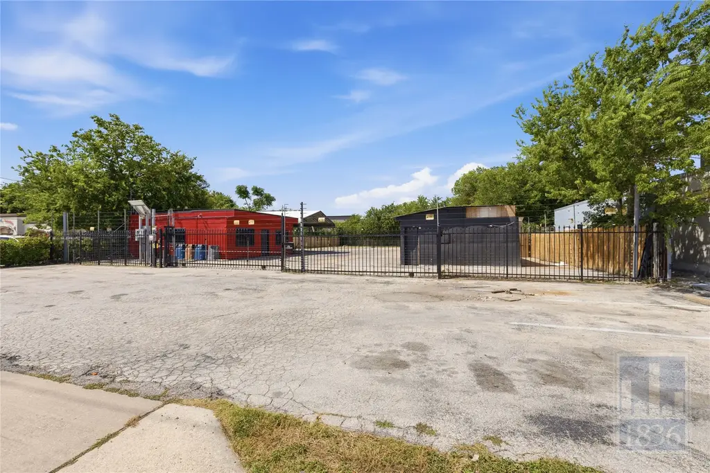 1209 W Anderson Ln, Austin