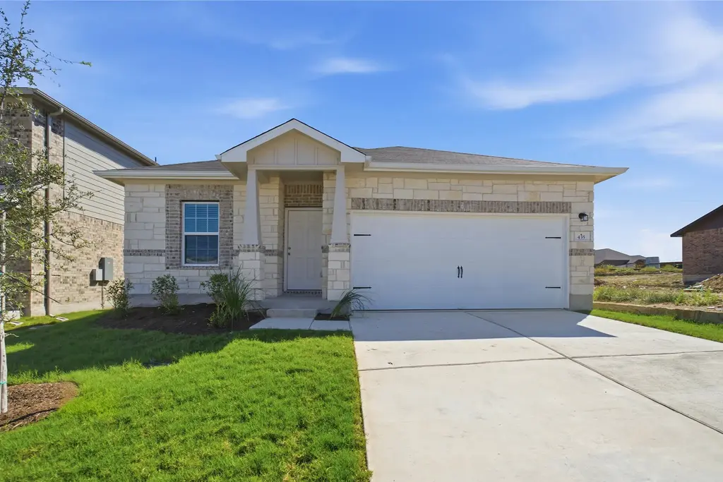435 Grey Leaf Rd, Buda