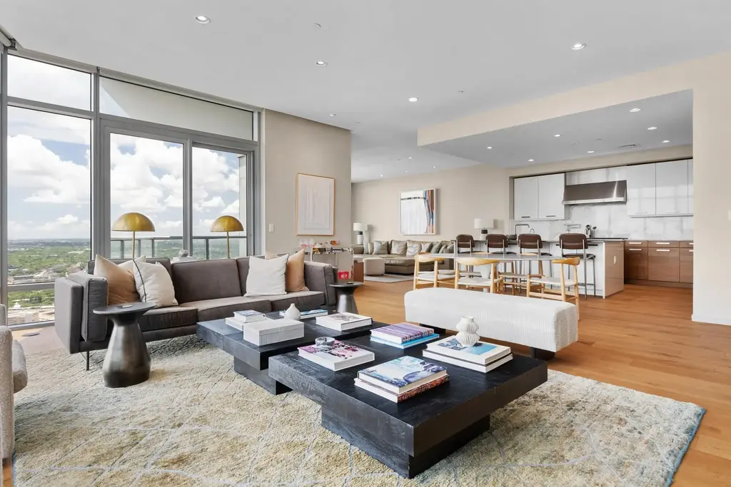 200 Congress Ave 37h, Austin