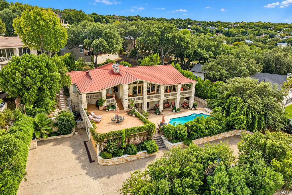 1136 Challenger, Lakeway