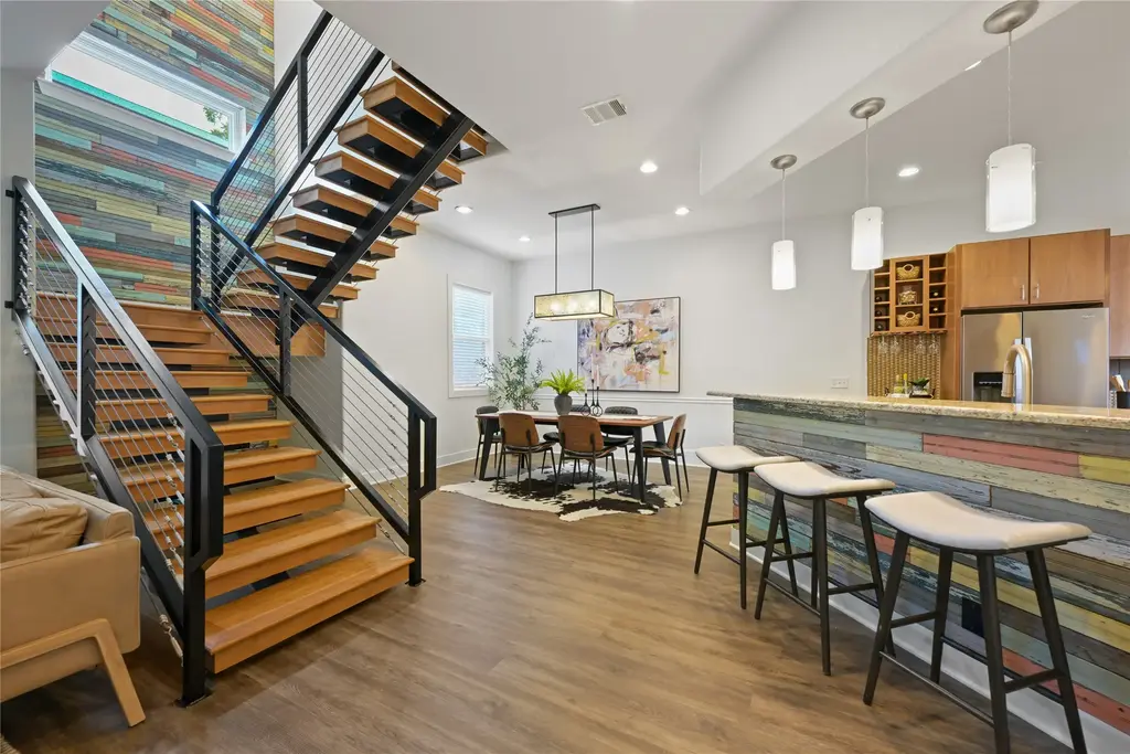 1612 S 3rd St B, Austin