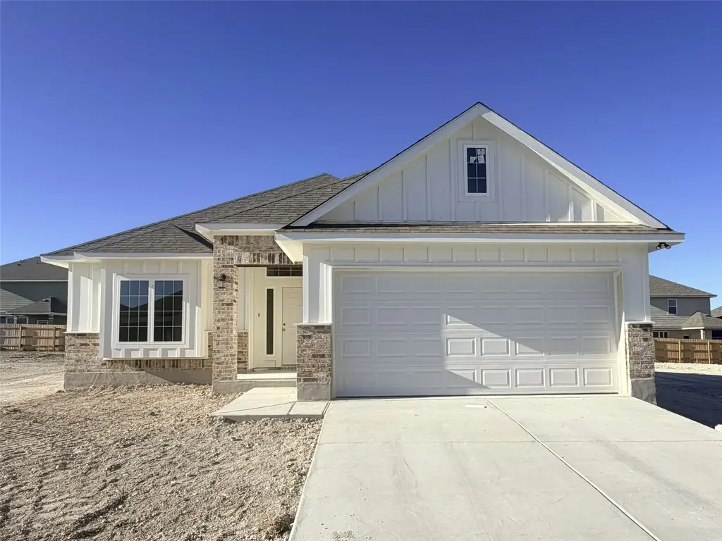 237 Lazy Lizzy Rd, Jarrell