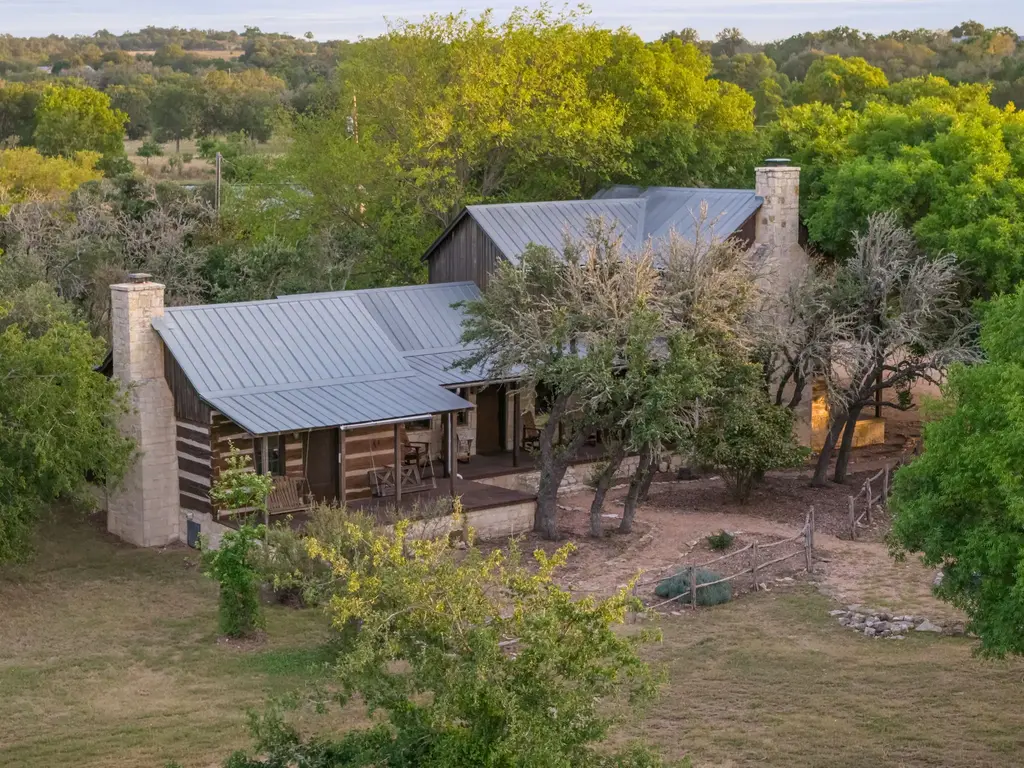 401 Clear Creek Ln, Fredericksburg