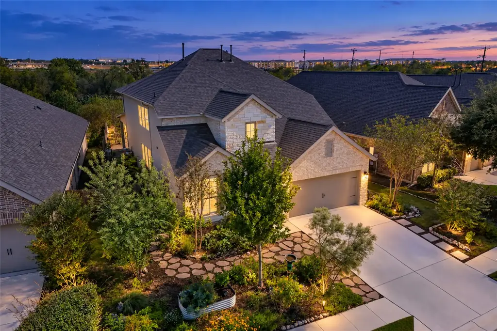317 Lacey Oak Loop, San Marcos