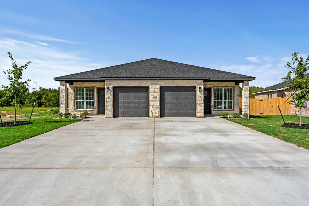 206 Dolphin Dr, Temple