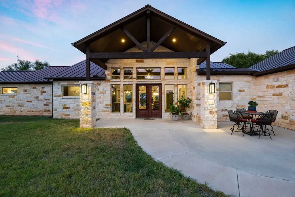 113 Jayhawk Ct, Burnet