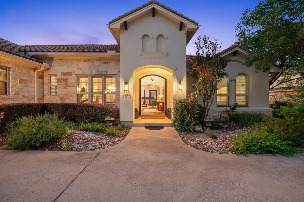 3810 Pawnee Pass, Austin