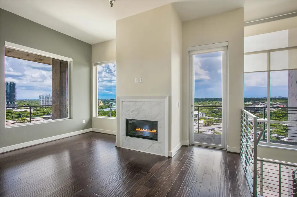 214 Barton Springs Rd 1910, Austin