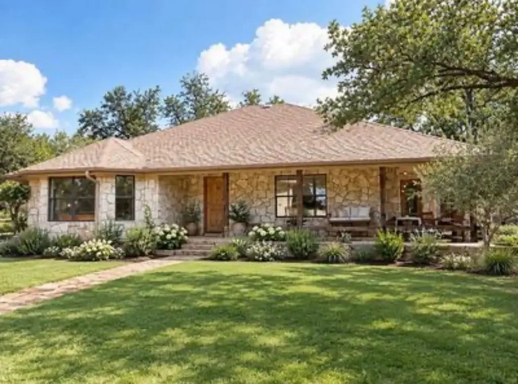 301 Lander Ln, Dripping Springs