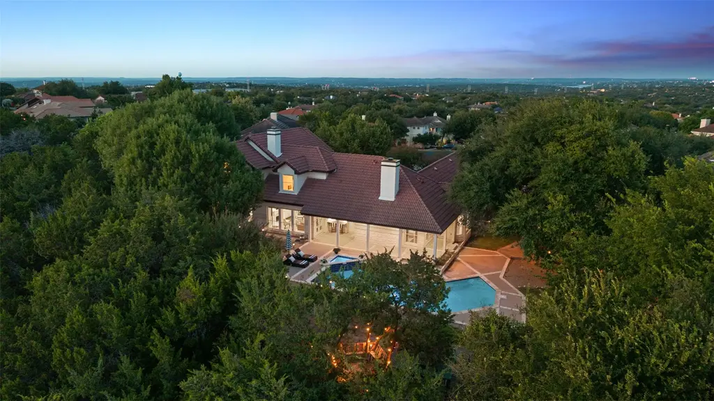 6 Candleleaf Ct, The Hills