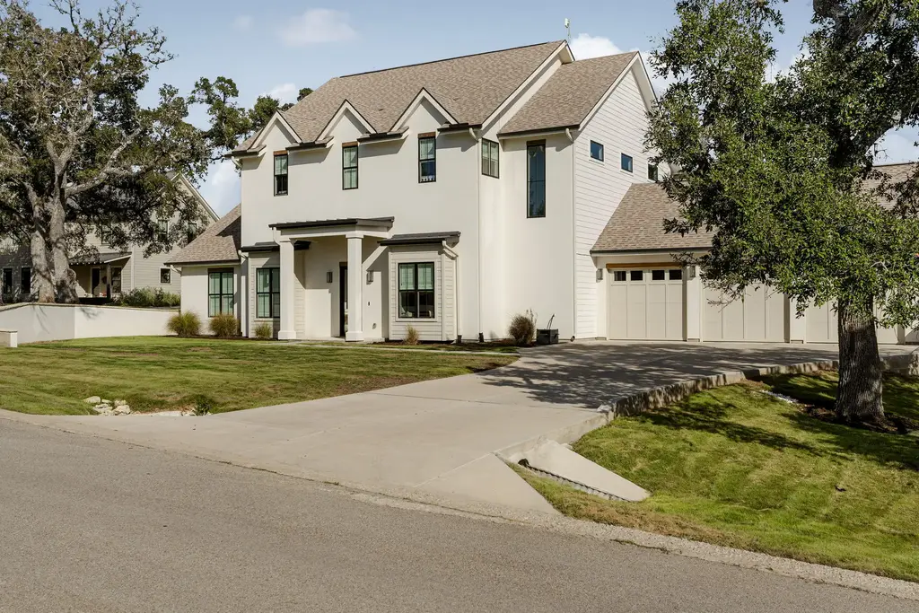 150 Charro Vista Dr, Driftwood