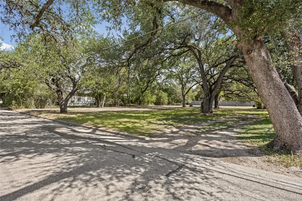 1006 N Blanco St, Lockhart