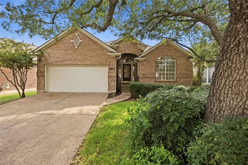 10045 Planters Woods Drive, Austin